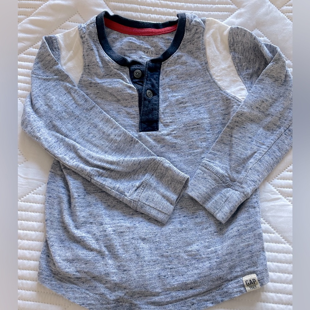 5/$15 Closet Sale! Gap Boys Long Sleeve Henley, 4T
